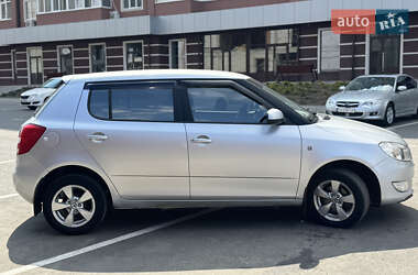 Хэтчбек Skoda Fabia 2011 в 