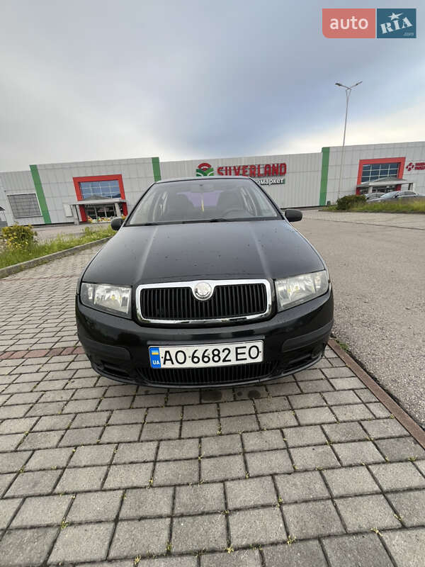 Седан Skoda Fabia 2006 в Тячеві