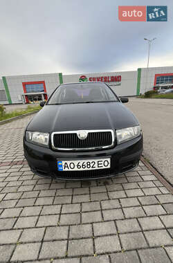Седан Skoda Fabia 2006 в 
