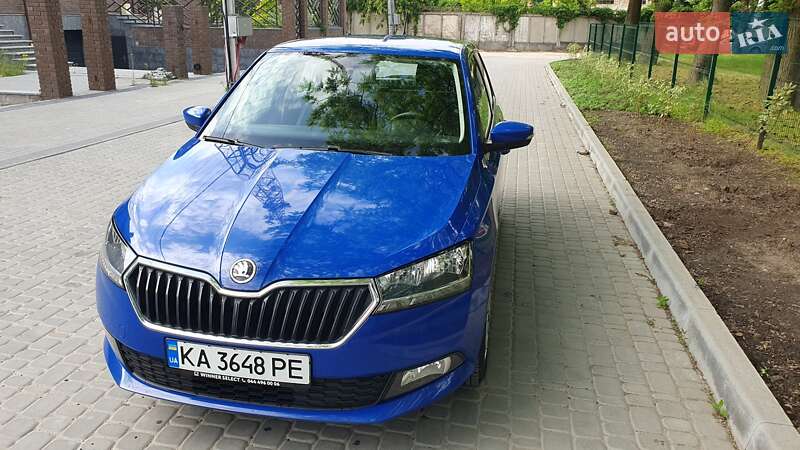 Хэтчбек Skoda Fabia 2019 в 