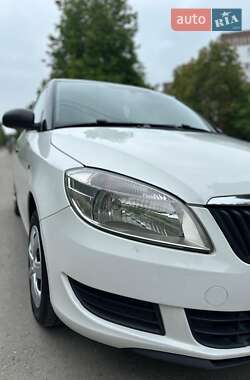 Хэтчбек Skoda Fabia 2013 в 