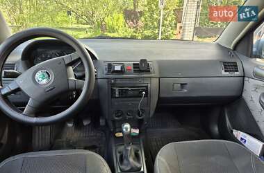 Седан Skoda Fabia 2002 в 