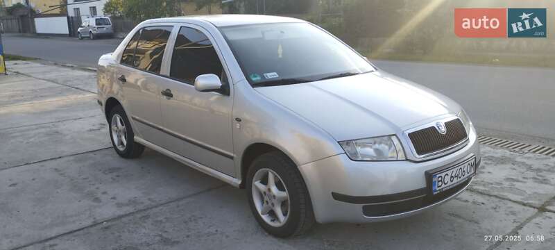 Седан Skoda Fabia 2002 в Виноградові