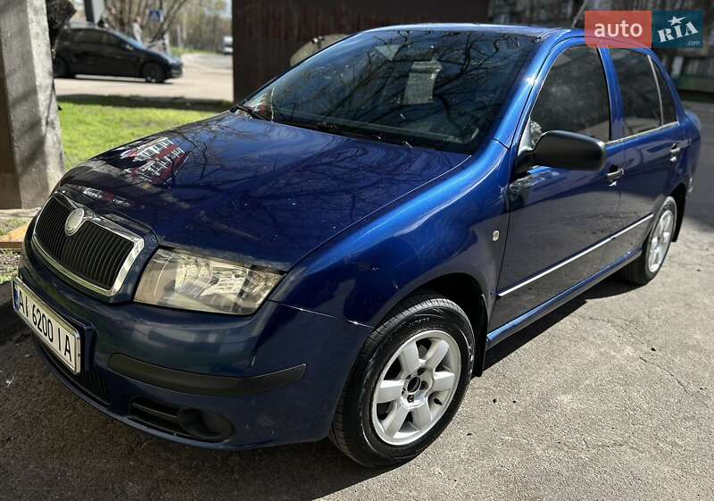 Седан Skoda Fabia 2006 в 