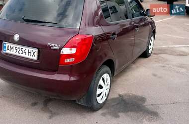 Хэтчбек Skoda Fabia 2010 в 