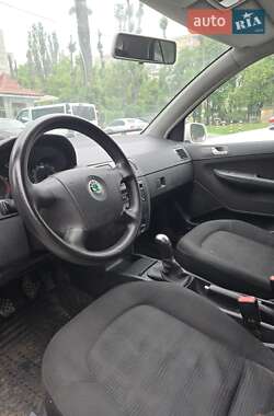 Хэтчбек Skoda Fabia 2006 в 