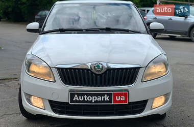 Хетчбек Skoda Fabia 2012 в 