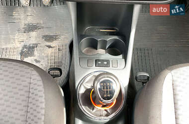 Хетчбек Skoda Fabia 2012 в 