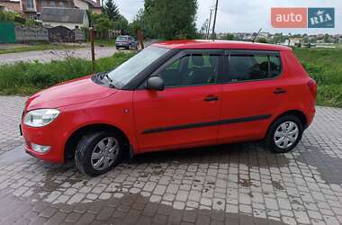 Хетчбек Skoda Fabia 2012 в 