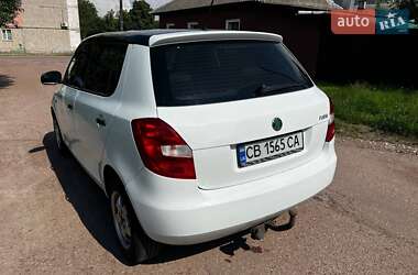Хэтчбек Skoda Fabia 2012 в 