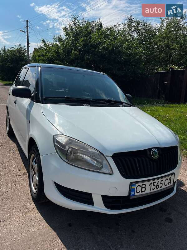Хэтчбек Skoda Fabia 2012 в Чернигове