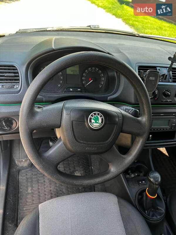Хэтчбек Skoda Fabia 2012 в Чернигове