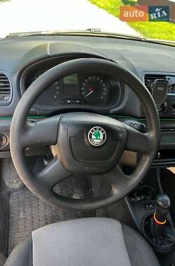 Хэтчбек Skoda Fabia 2012 в 