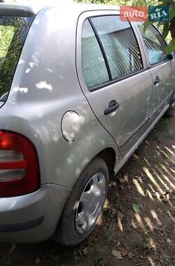 Хэтчбек Skoda Fabia 2002 в 