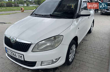 Хэтчбек Skoda Fabia 2012 в 