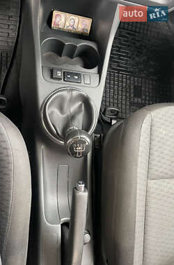Хэтчбек Skoda Fabia 2012 в 
