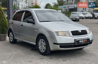 Хэтчбек Skoda Fabia 2002 в 