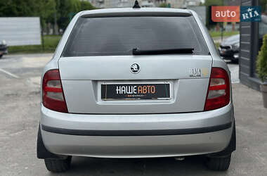 Хэтчбек Skoda Fabia 2002 в 