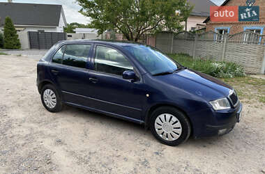 Хетчбек Skoda Fabia 2000 в 