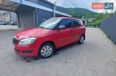 Хэтчбек Skoda Fabia 2010 в 