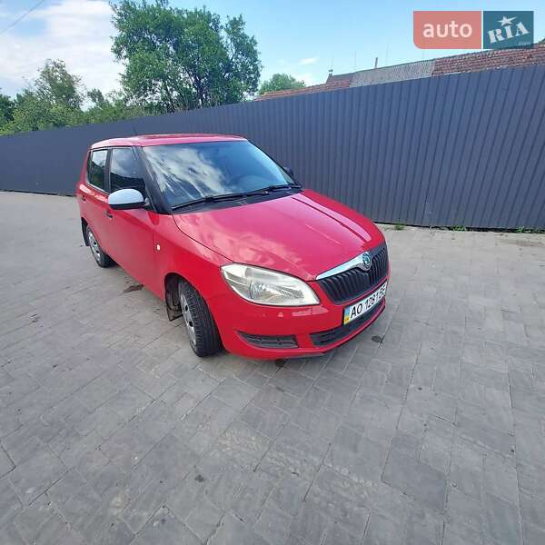 Хэтчбек Skoda Fabia 2010 в 
