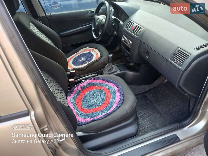 Универсал Skoda Fabia 2006 в Чернигове