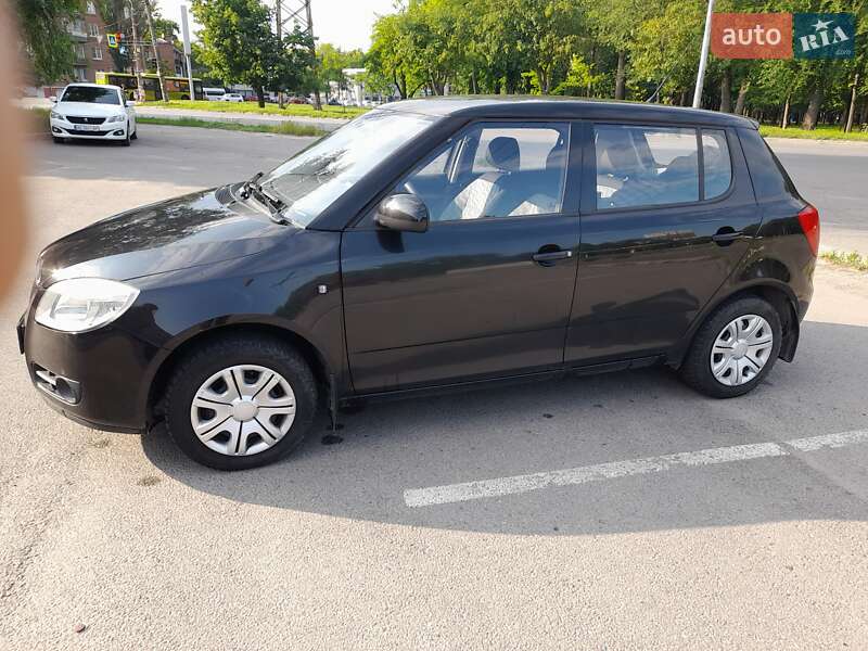Хэтчбек Skoda Fabia 2009 в 
