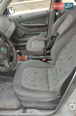 Хетчбек Skoda Fabia 2002 в 