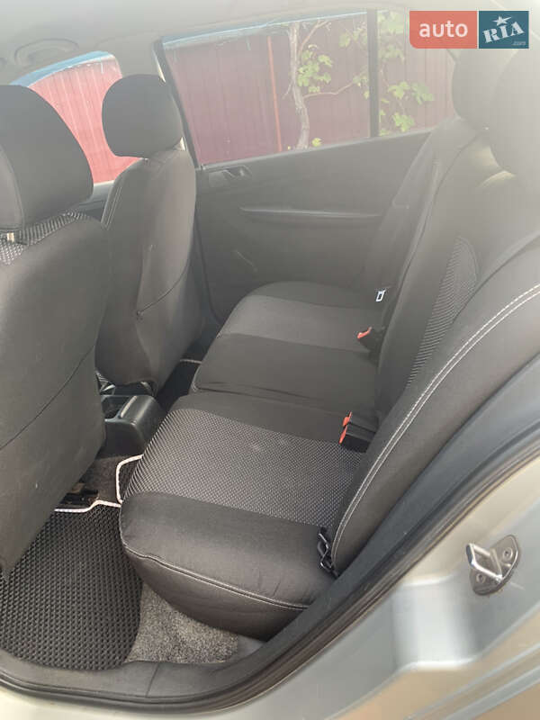 Хетчбек Skoda Fabia 2007 в Рокитному