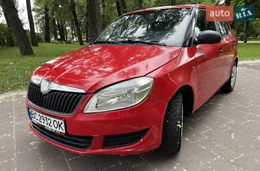 Хэтчбек Skoda Fabia 2014 в 