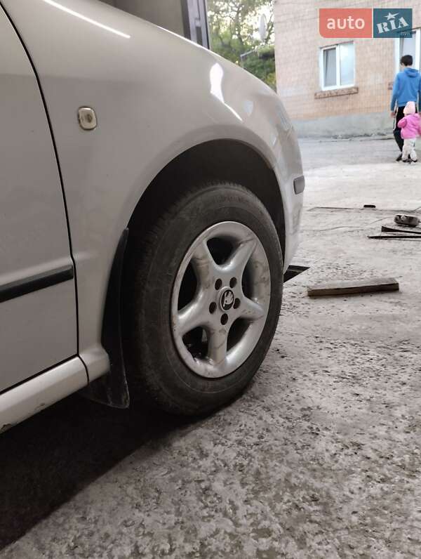 Седан Skoda Fabia 2006 в Михновцах