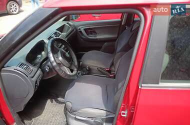 Хэтчбек Skoda Fabia 2012 в 