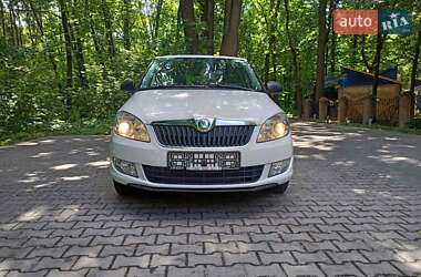 Хетчбек Skoda Fabia 2011 в 