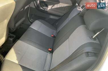 Хетчбек Skoda Fabia 2011 в 