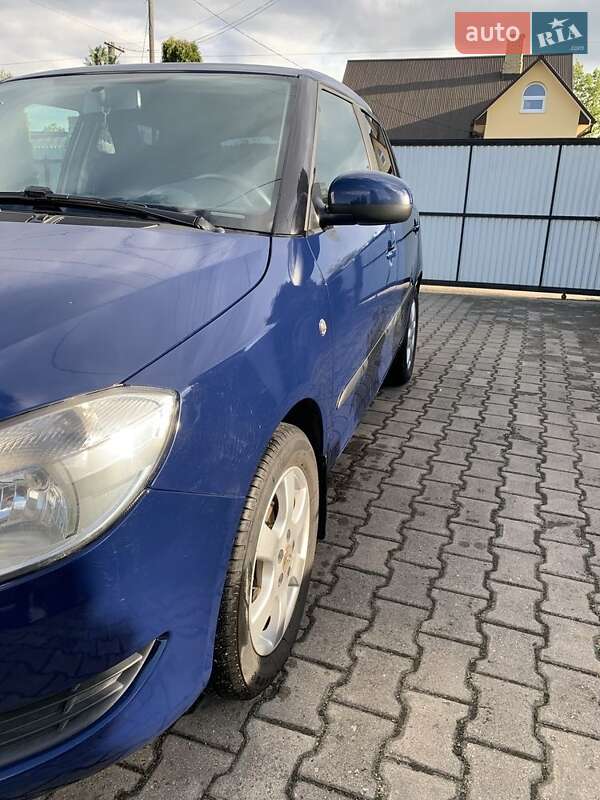 Хэтчбек Skoda Fabia 2011 в Ковеле