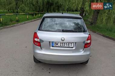 Хэтчбек Skoda Fabia 2008 в 