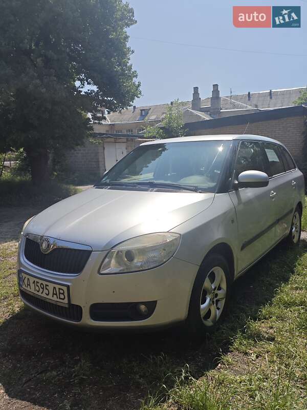 Универсал Skoda Fabia 2009 в Киеве