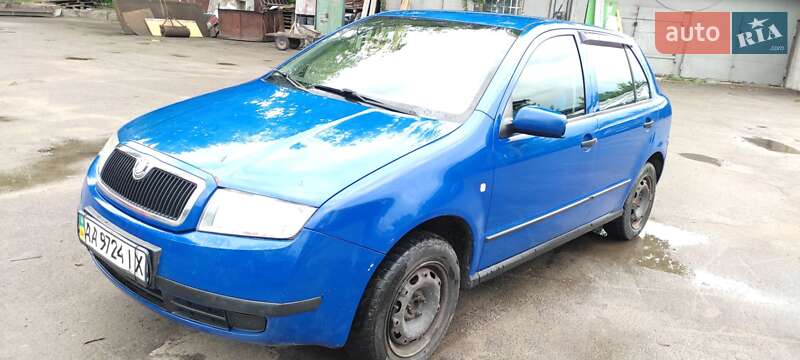 Хэтчбек Skoda Fabia 2004 в Киеве