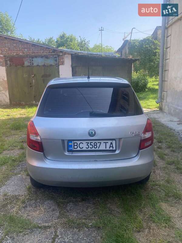 Хэтчбек Skoda Fabia 2010 в Львове