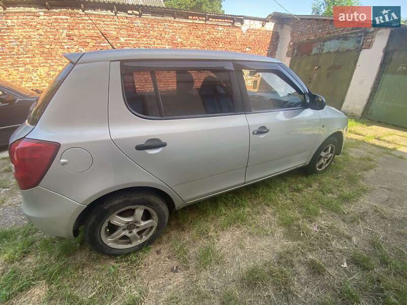 Хэтчбек Skoda Fabia 2010 в Львове