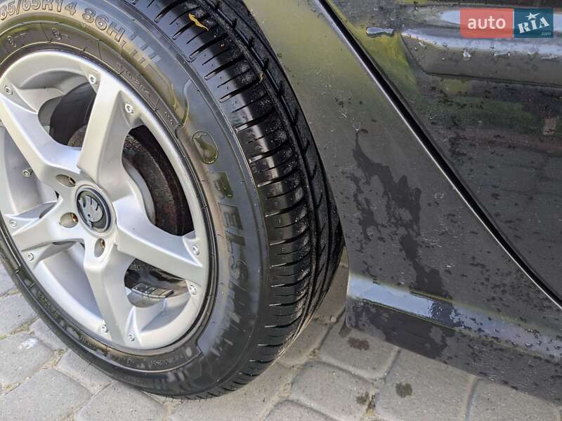 Хетчбек Skoda Fabia 2003 в Новому Розділі