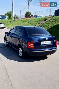 Седан Skoda Fabia 2002 в 
