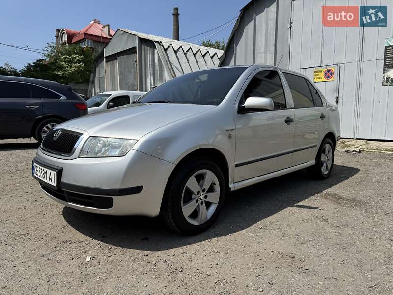 Седан Skoda Fabia 2004 в 