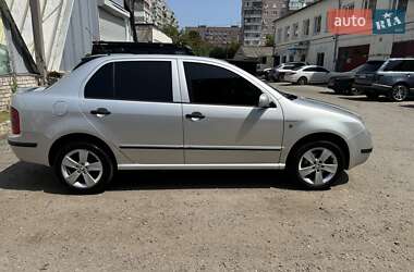 Седан Skoda Fabia 2004 в 