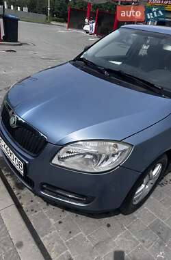 Хетчбек Skoda Fabia 2008 в Новояворівську
