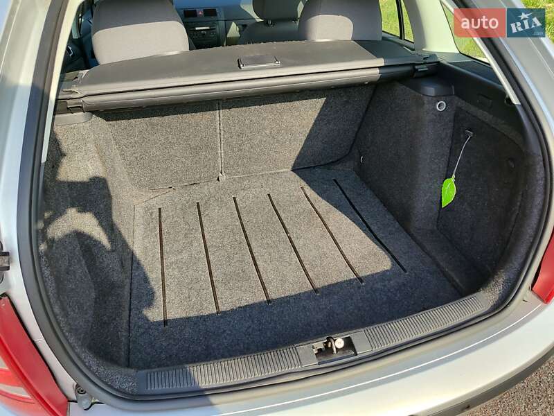 Універсал Skoda Fabia 2004 в Житомирі