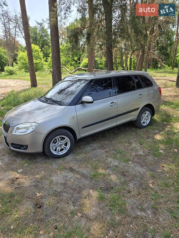 Універсал Skoda Fabia 2008 в Харкові