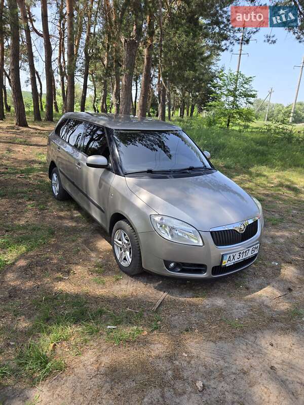 Універсал Skoda Fabia 2008 в Харкові