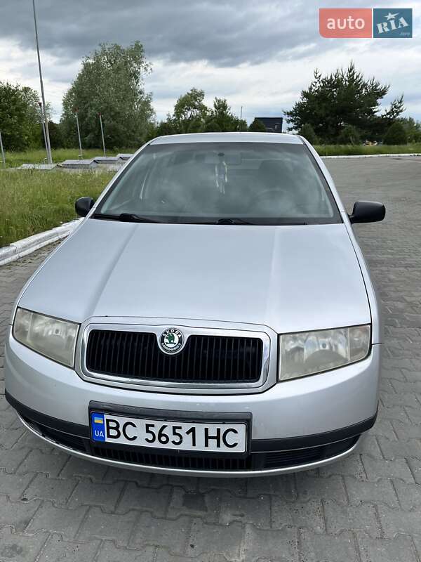 Седан Skoda Fabia 2002 в Жовкві