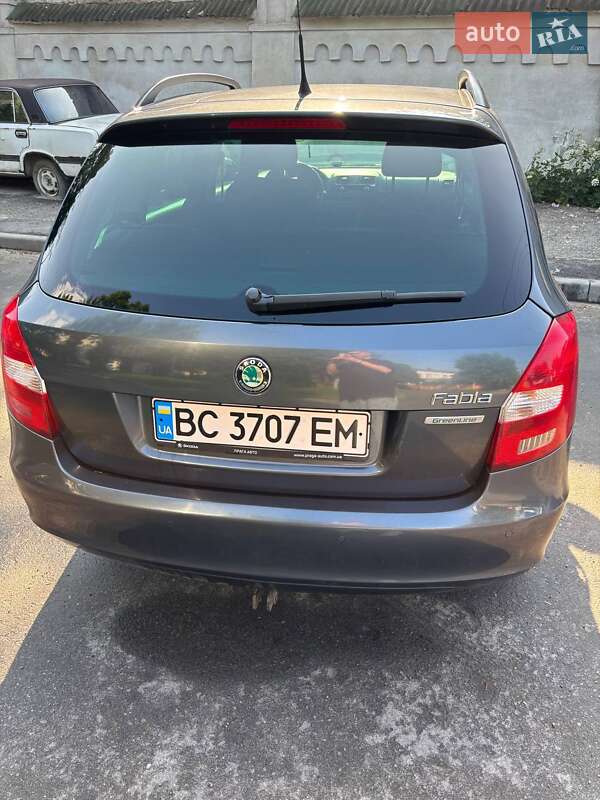 Универсал Skoda Fabia 2011 в Львове